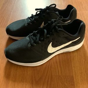 Nike black/white athletic shoes size 9.5.